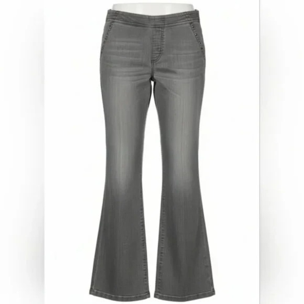 Chicos Platinum Retro Gray Wash Stretch Flare Pull On Jeans Size 0 S 6 1G108538